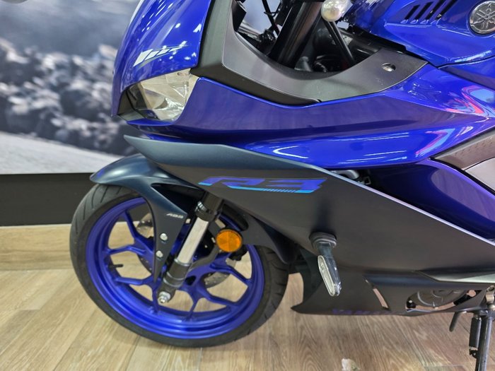 2023 Yamaha YZF-R3 BLUE
