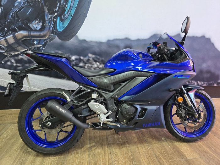 2023 Yamaha YZF-R3 BLUE