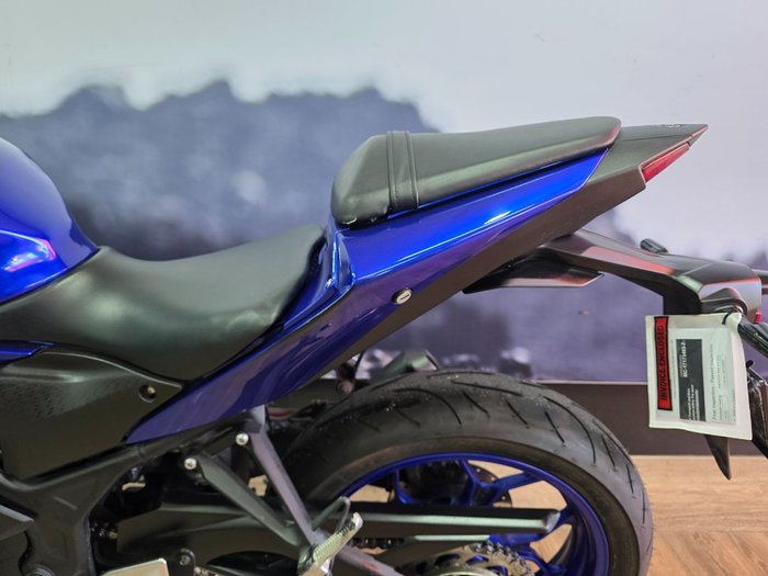 2023 Yamaha YZF-R3 BLUE
