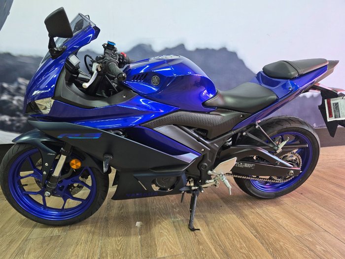 2023 Yamaha YZF-R3 BLUE