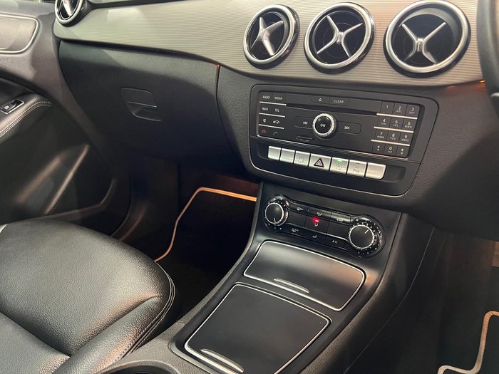 2015 Mercedes-Benz B-Class B180