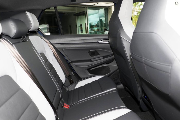 2025 Volkswagen Golf 110TSI R-Line