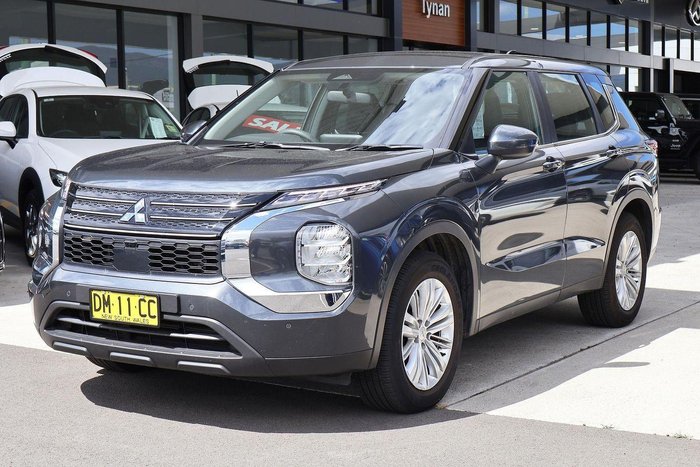 2024 Mitsubishi Outlander ES