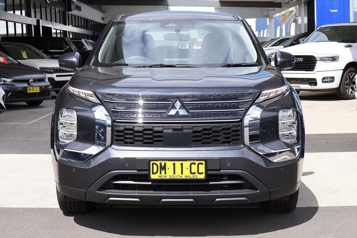 2024 Mitsubishi Outlander ES