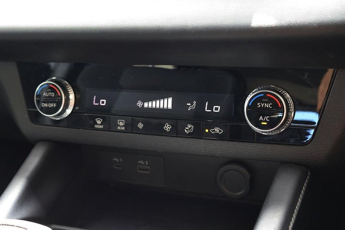 2024 Mitsubishi Outlander ES