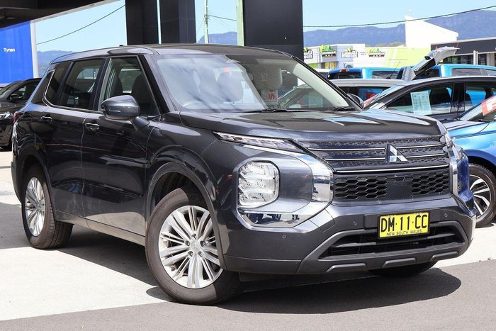 2024 Mitsubishi Outlander ES