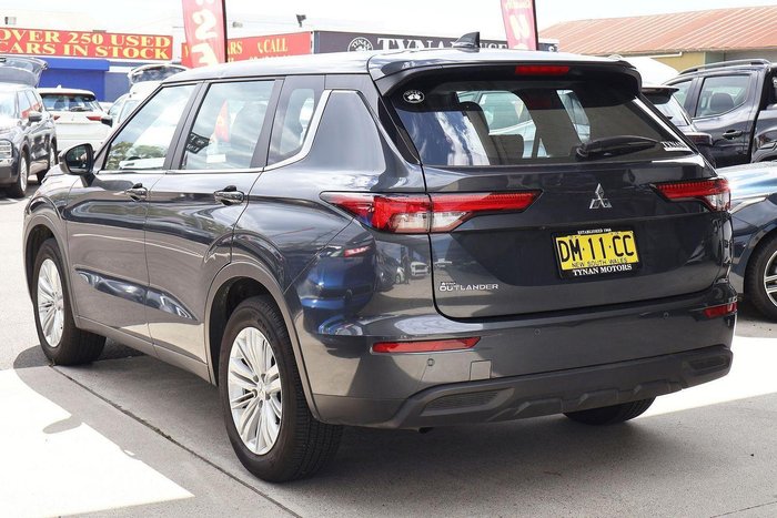 2024 Mitsubishi Outlander ES