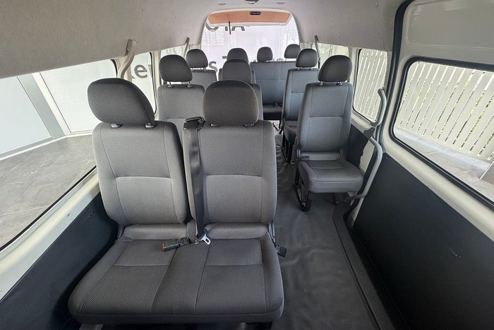 2015 Toyota Hiace Commuter
