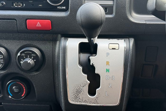 2015 Toyota Hiace Commuter