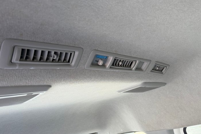 2015 Toyota Hiace Commuter