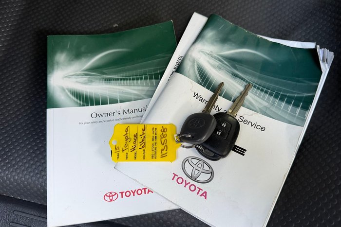 2015 Toyota Hiace Commuter