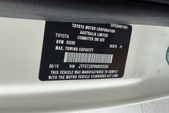 2015 Toyota Hiace Commuter