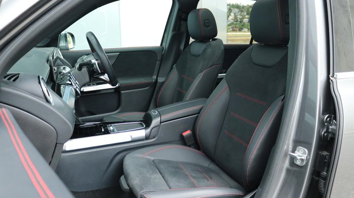 2025 Mercedes-Benz GLB-Class GLB250