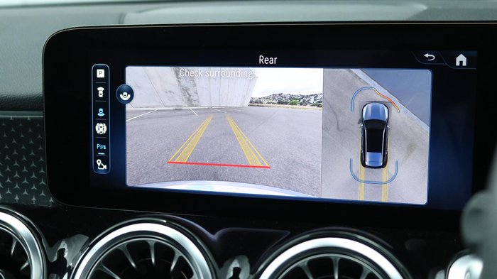 2025 Mercedes-Benz GLB-Class GLB250