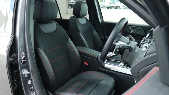 2025 Mercedes-Benz GLB-Class GLB250