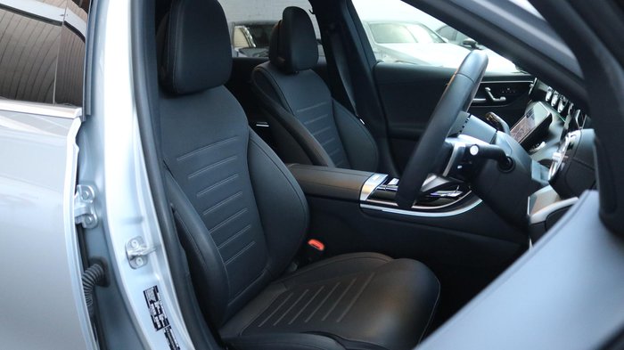 2025 Mercedes-Benz C-Class C200