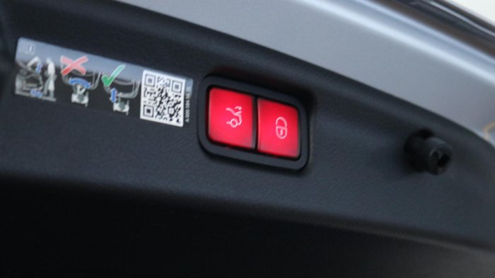 2025 Mercedes-Benz C-Class C200 W206 High-Tech Silver