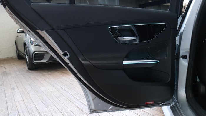 2025 Mercedes-Benz C-Class C200