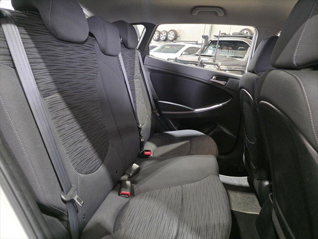 2014 Hyundai Accent Active