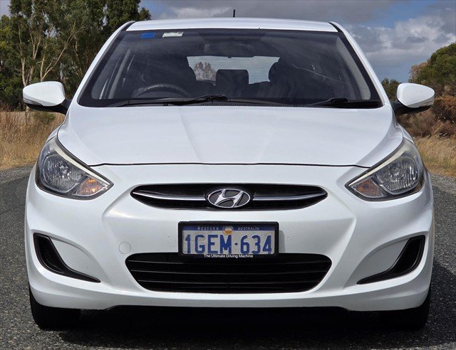 2014 Hyundai Accent Active