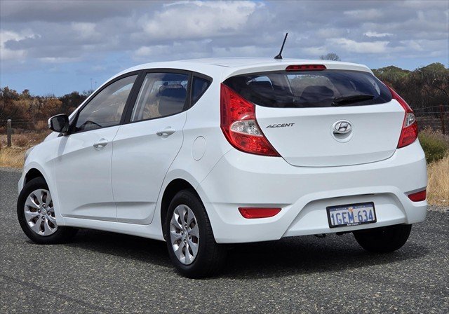 2014 Hyundai Accent Active