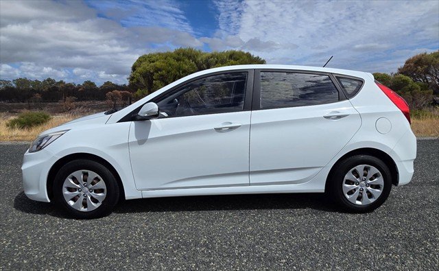 2014 Hyundai Accent Active