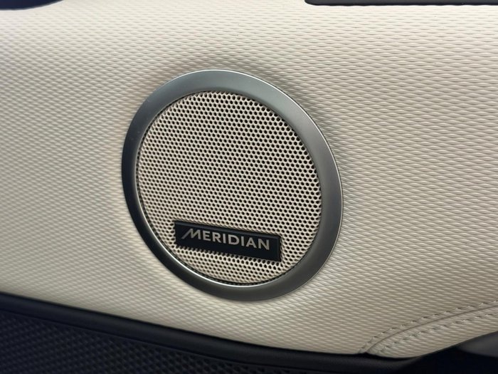 2025 Land Rover Discovery D350 Dynamic SE