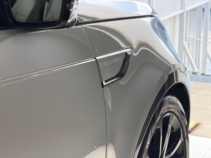 2025 Land Rover Discovery D350 Dynamic SE