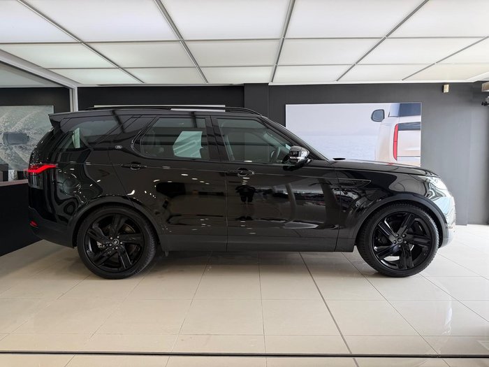 2025 Land Rover Discovery D350 S