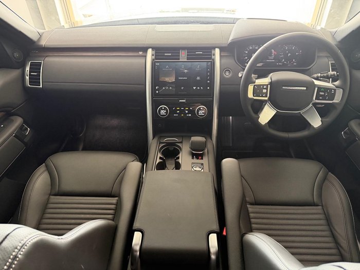 2025 Land Rover Discovery D350 S