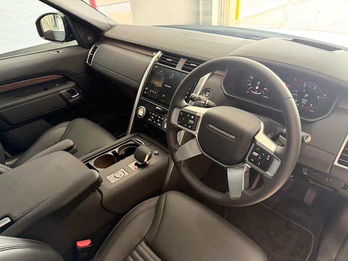 2025 Land Rover Discovery D350 S