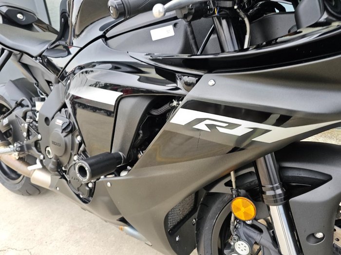 2024 Yamaha YZF-R1 Black