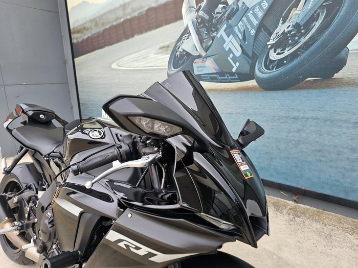 2024 Yamaha YZF-R1 Black