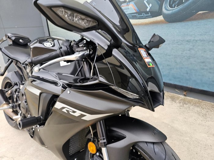 2024 Yamaha YZF-R1 Black