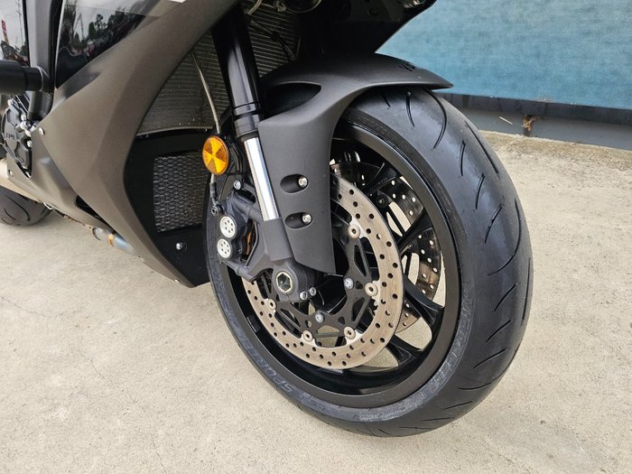 2024 Yamaha YZF-R1 Black