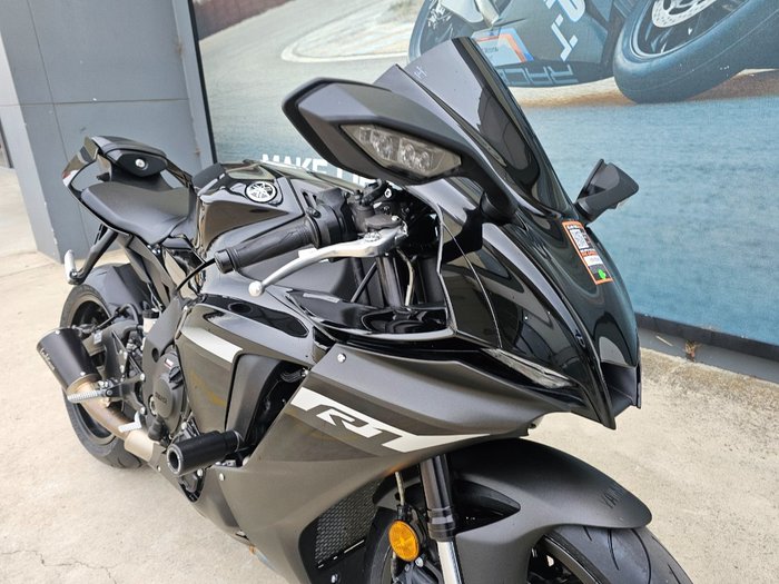 2024 Yamaha YZF-R1 Black