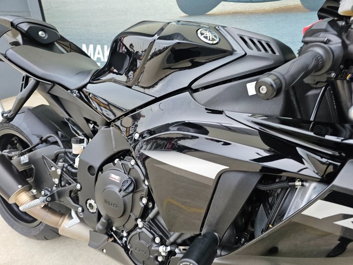 2024 Yamaha YZF-R1 Black