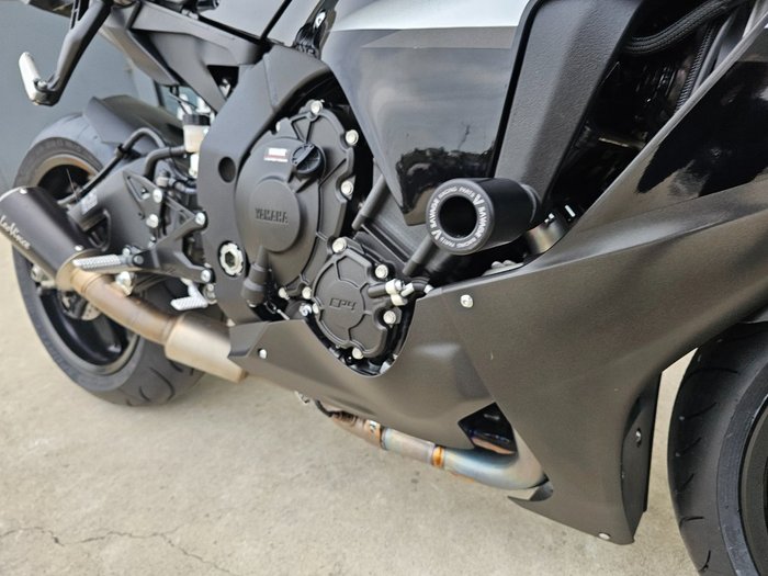 2024 Yamaha YZF-R1 Black