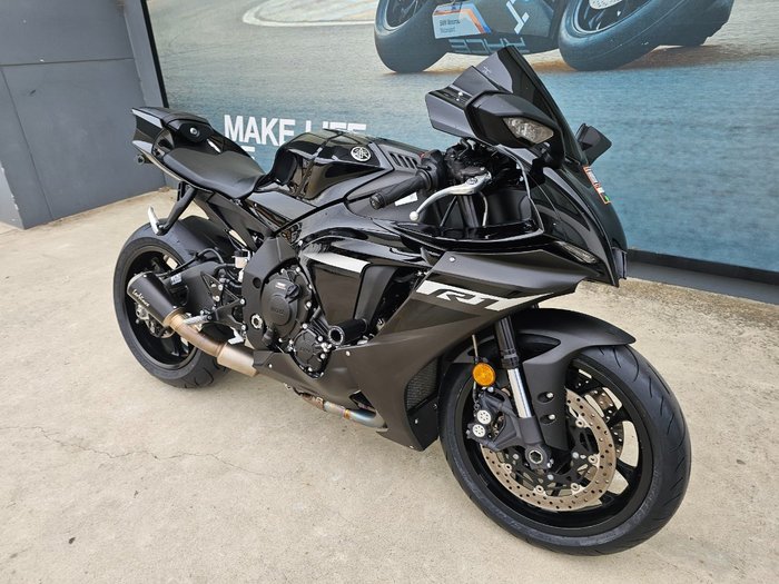 2024 Yamaha YZF-R1 Black