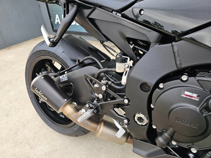 2024 Yamaha YZF-R1 Black