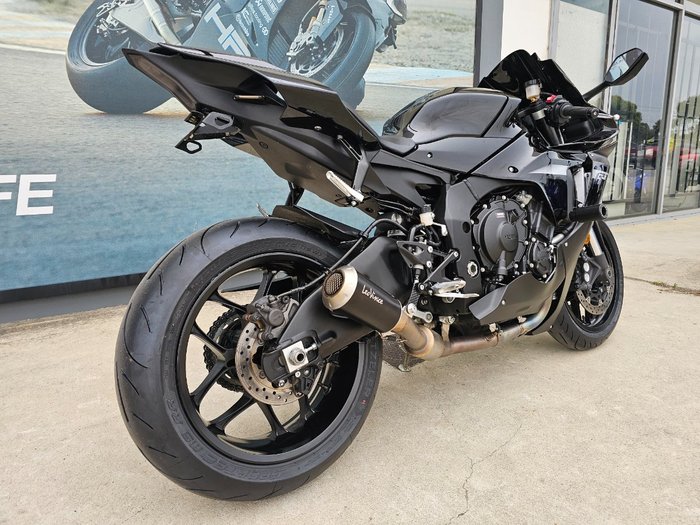 2024 Yamaha YZF-R1 Black