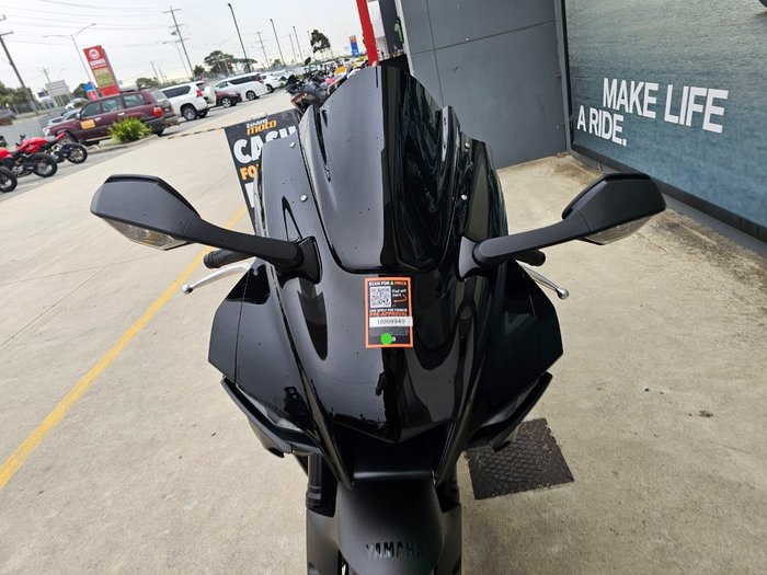 2024 Yamaha YZF-R1 Black