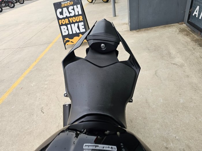 2024 Yamaha YZF-R1 Black