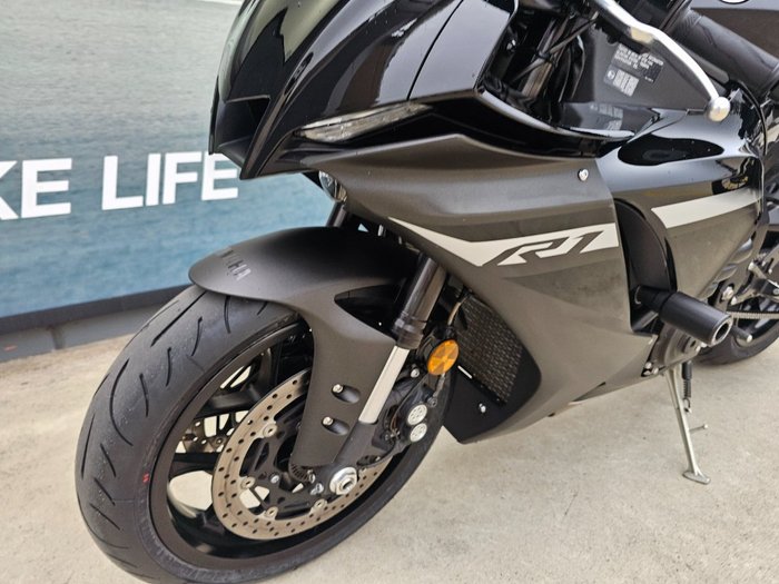 2024 Yamaha YZF-R1 Black