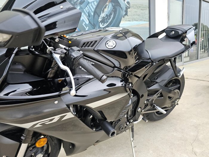 2024 Yamaha YZF-R1 Black