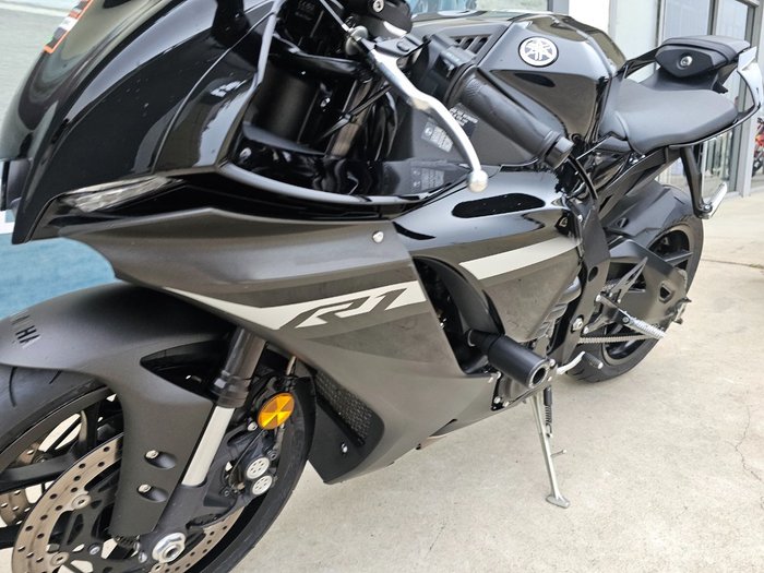 2024 Yamaha YZF-R1 Black