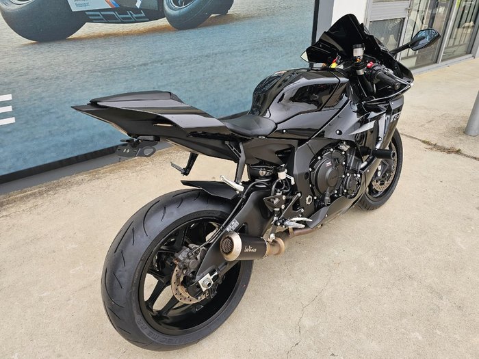 2024 Yamaha YZF-R1 Black