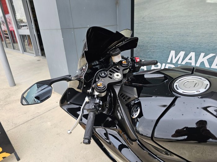 2024 Yamaha YZF-R1 Black