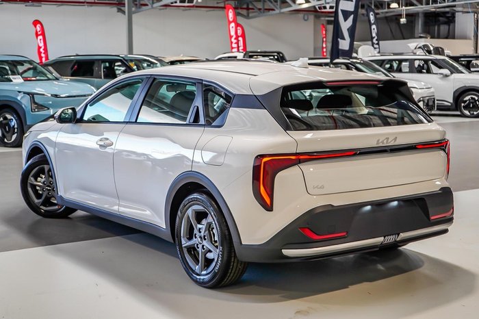 2025 Kia K4 S