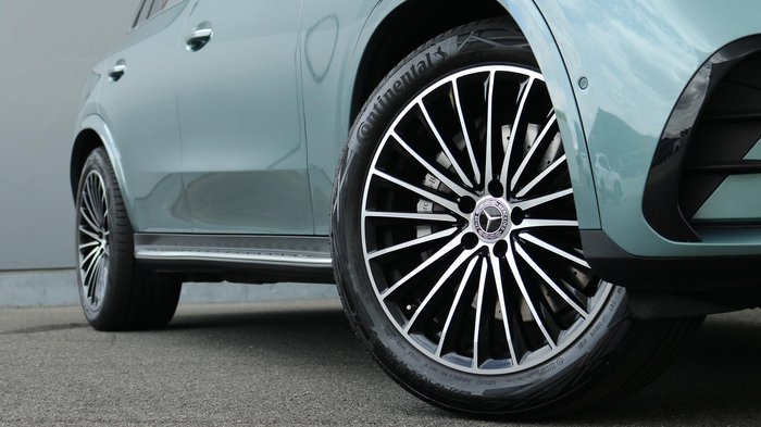 2025 Mercedes-Benz GLC-Class GLC300